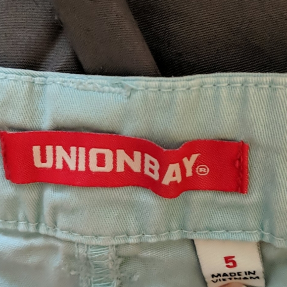 Shorts - Picture 2 of 3